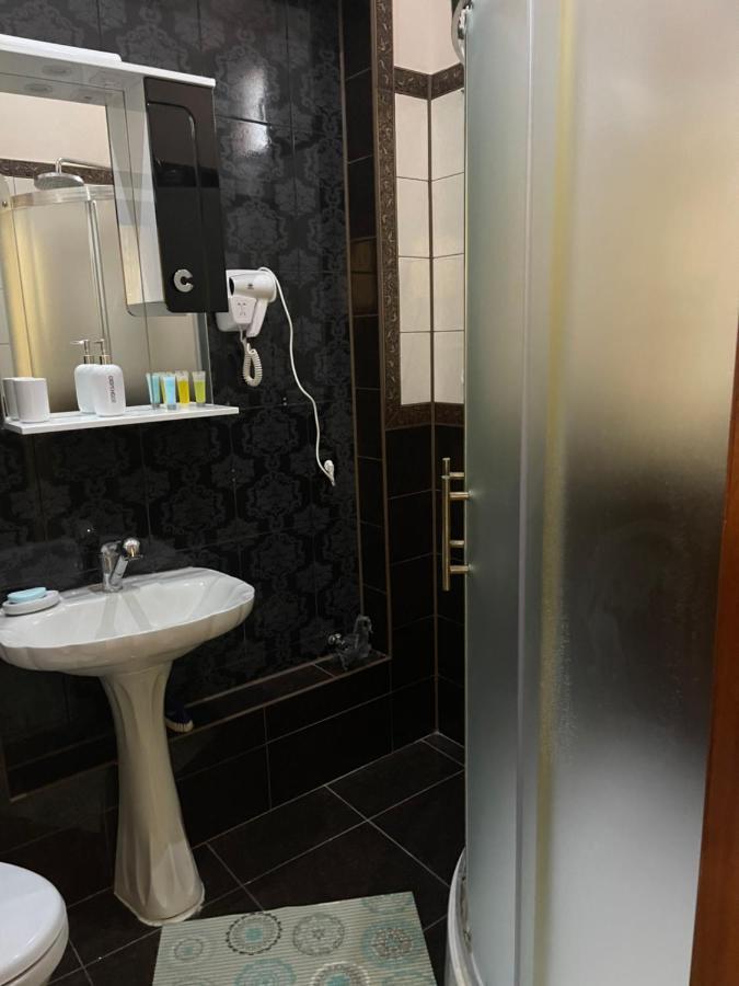 Lux Apartment In Zentrum Černivci Esterno foto