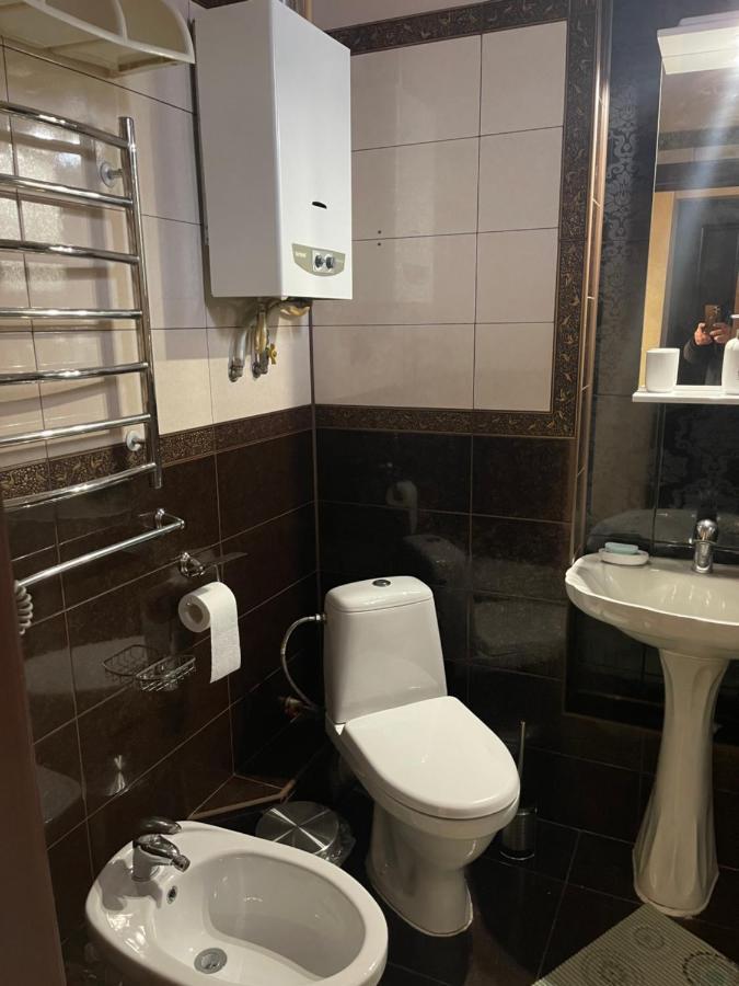 Lux Apartment In Zentrum Černivci Esterno foto